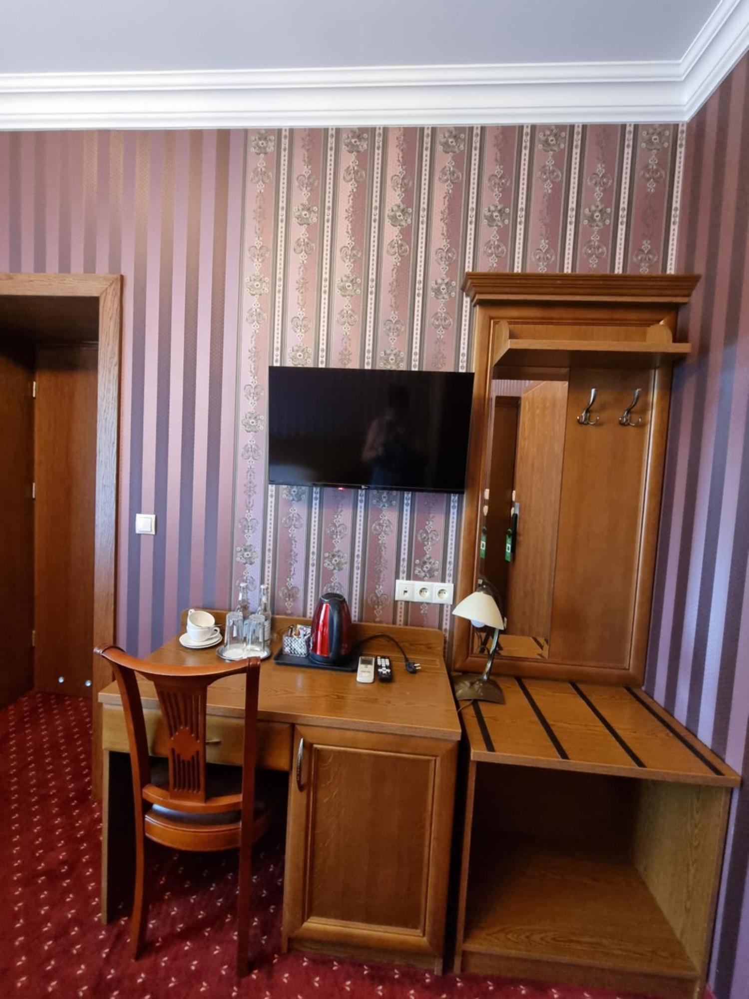 Palac Lucja Bb Zakrzów Exterior foto
