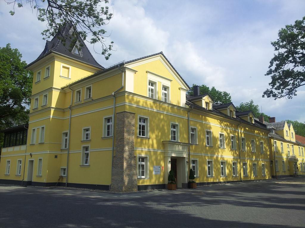 Palac Lucja Bb Zakrzów Exterior foto