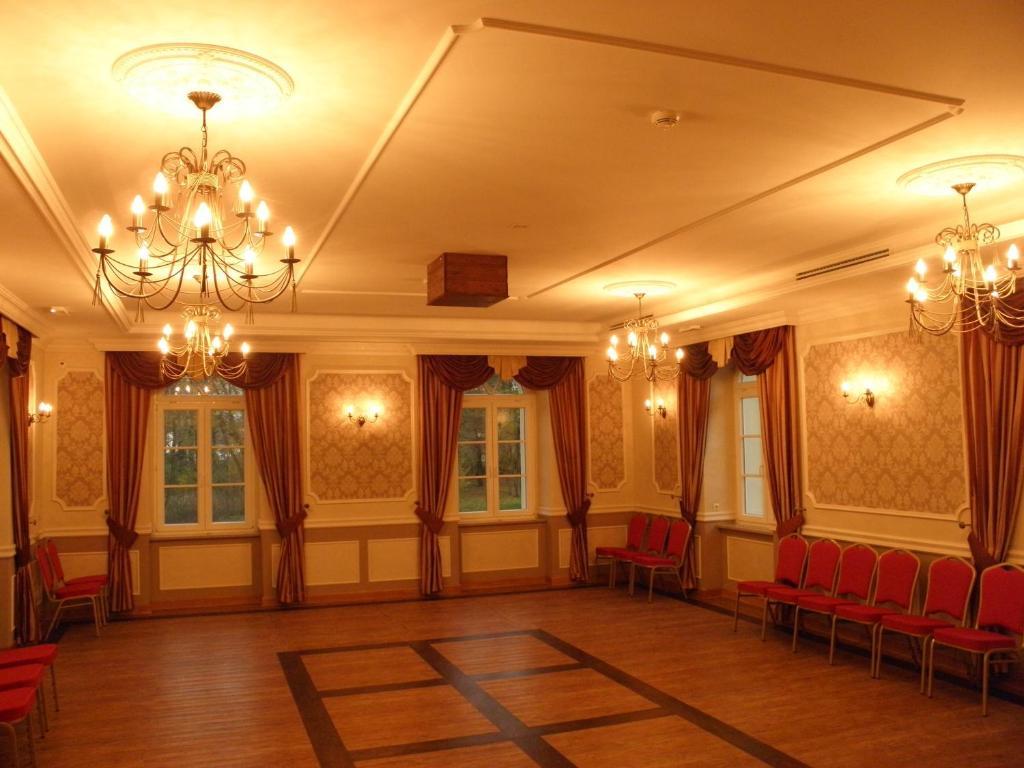Palac Lucja Bb Zakrzów Exterior foto